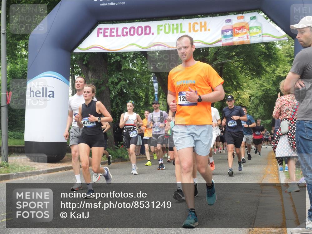 29.06.2025 - hella hamburg halbmarathon KatJ http://msf.ph/oto/8531249 29.06.2025 11:07:39 Zwischen KM18-KM19 2009, 3292, 4046, 4754, 4869, 5641, 7925, 8113, 8431 meine-sportfotos.de