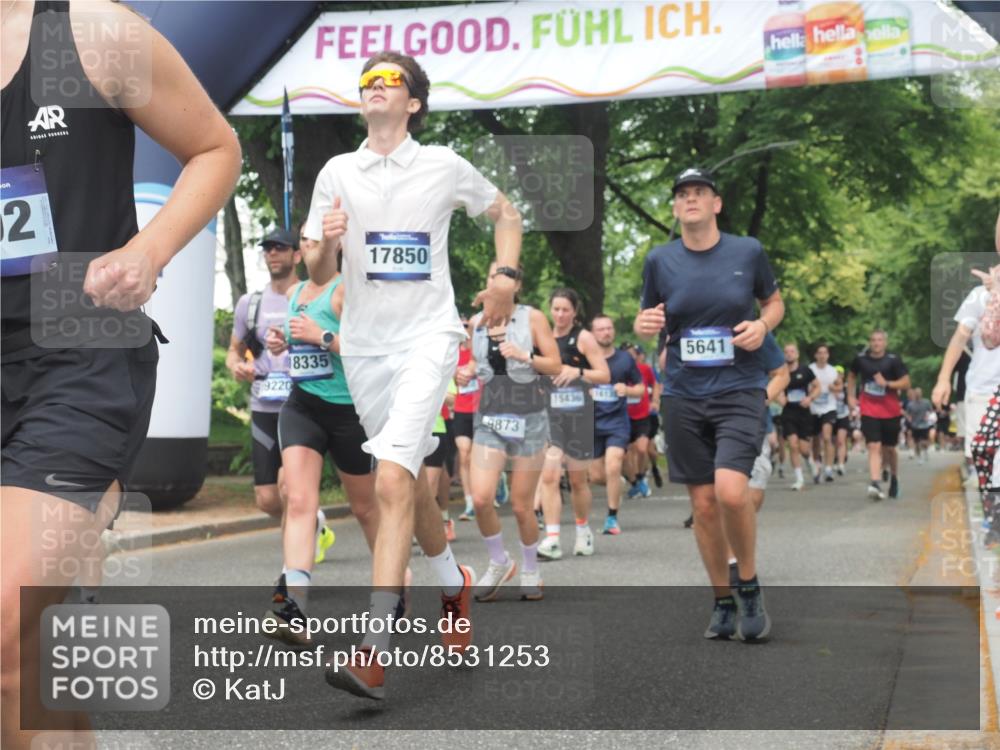 29.06.2025 - hella hamburg halbmarathon KatJ http://msf.ph/oto/8531253 29.06.2025 11:07:40 Zwischen KM18-KM19 2009, 3292, 4046, 4288, 4754, 4869, 5641, 7925, 8431 meine-sportfotos.de