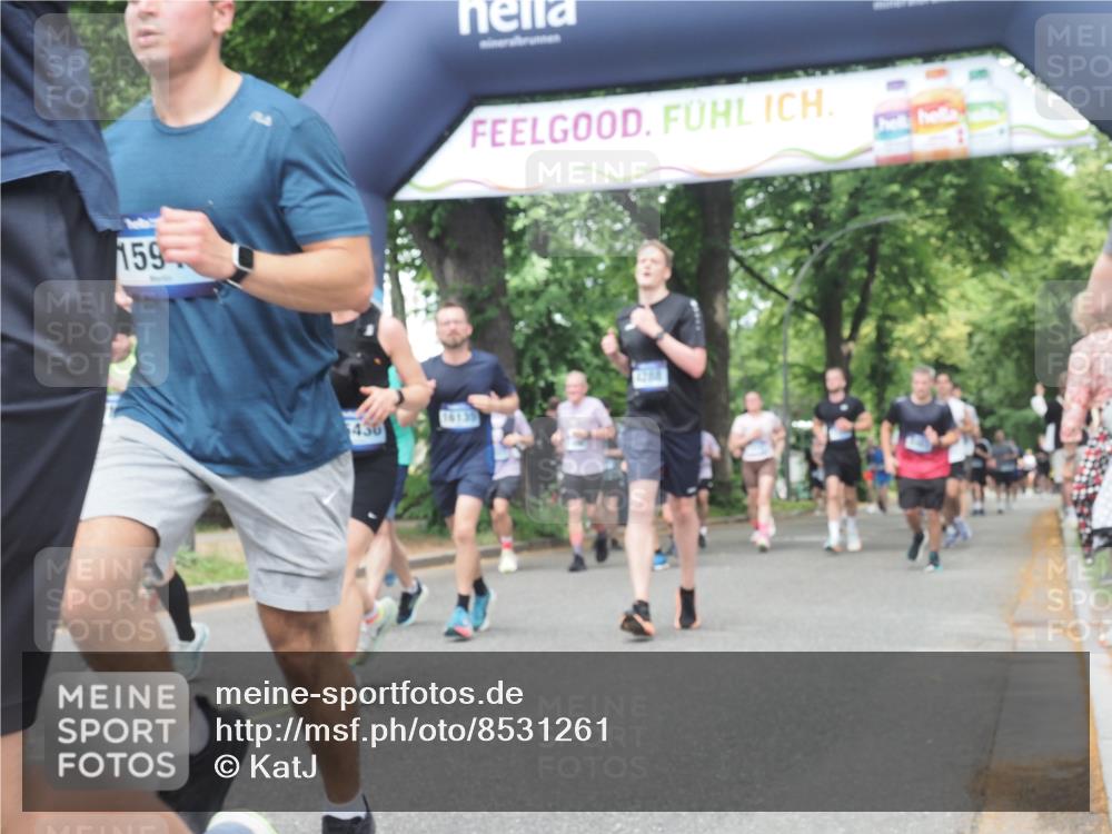 29.06.2025 - hella hamburg halbmarathon KatJ http://msf.ph/oto/8531261 29.06.2025 11:07:42 Zwischen KM18-KM19 2009, 3292, 4046, 4288, 4754, 4786, 4869, 5641, 8206, 8431, 8462 meine-sportfotos.de