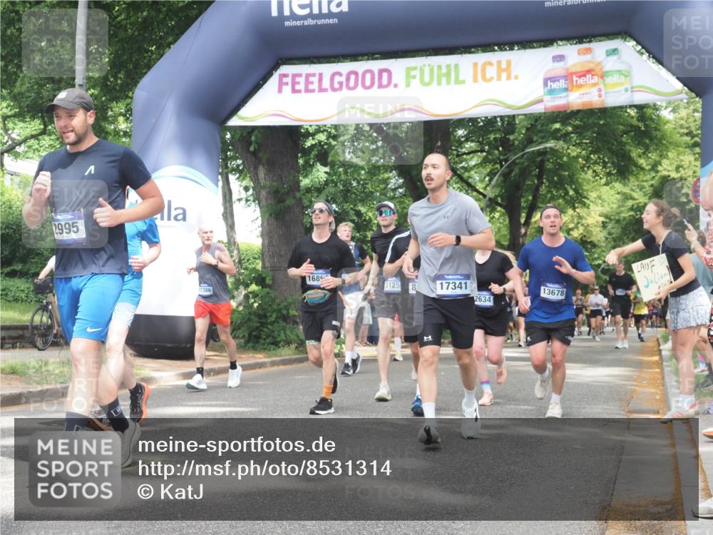 29.06.2025 - hella hamburg halbmarathon KatJ http://msf.ph/oto/8531314 29.06.2025 11:07:53 Zwischen KM18-KM19 2634, 2995, 3118, 3125, 5373, 8207 meine-sportfotos.de