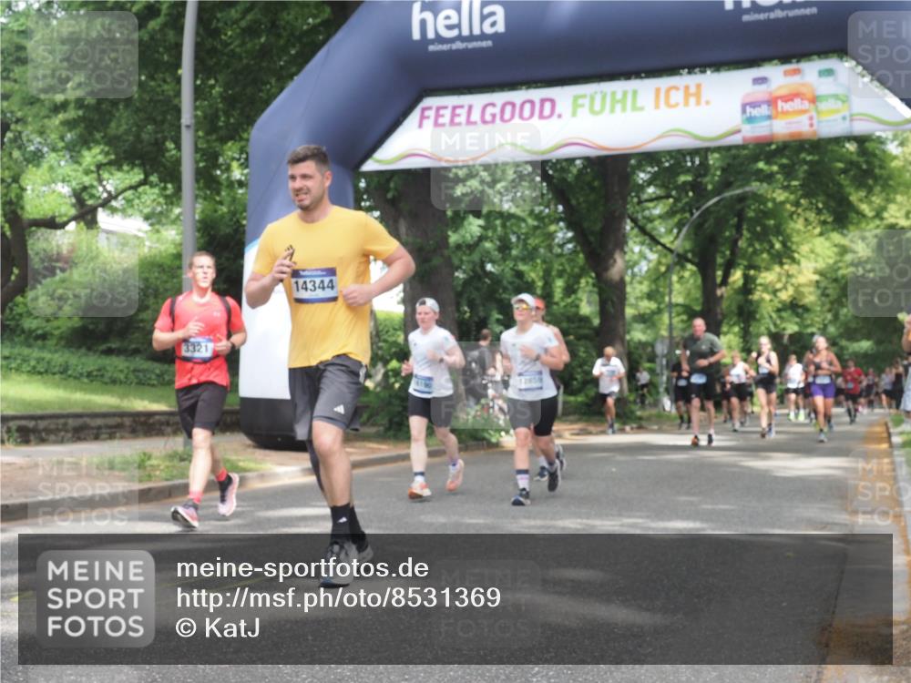 29.06.2025 - hella hamburg halbmarathon KatJ http://msf.ph/oto/8531369 29.06.2025 11:08:05 Zwischen KM18-KM19 2064, 2720, 2993, 3172, 3321 meine-sportfotos.de