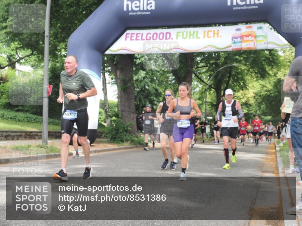 29.06.2025 - hella hamburg halbmarathon KatJ http://msf.ph/oto/8531386 29.06.2025 11:08:10 Zwischen KM18-KM19 1145, 2101, 2335, 3321, 8095 meine-sportfotos.de