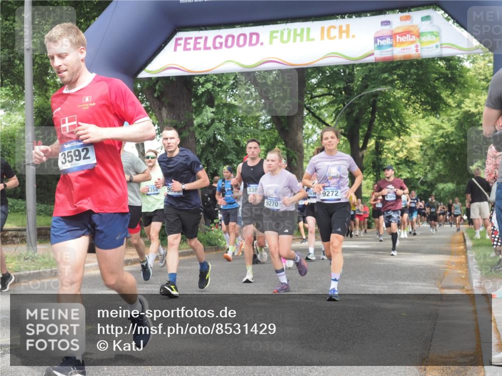 29.06.2025 - hella hamburg halbmarathon KatJ http://msf.ph/oto/8531429 29.06.2025 11:08:19 Zwischen KM18-KM19 2635, 3591, 3592, 4114, 4358, 6475 meine-sportfotos.de