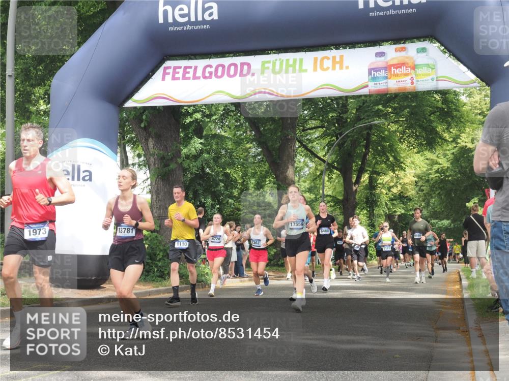 29.06.2025 - hella hamburg halbmarathon KatJ http://msf.ph/oto/8531454 29.06.2025 11:08:25 Zwischen KM18-KM19 1110, 1973, 2635, 3389, 3813, 4358, 5181, 6475 meine-sportfotos.de