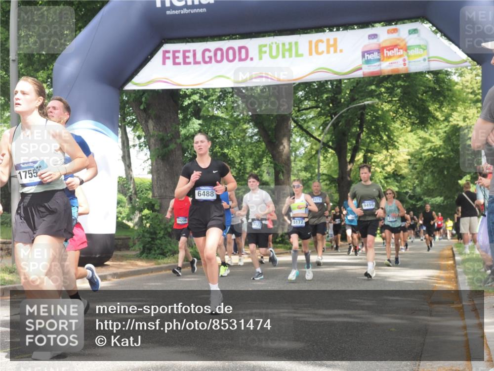 29.06.2025 - hella hamburg halbmarathon KatJ http://msf.ph/oto/8531474 29.06.2025 11:08:28 Zwischen KM18-KM19 1110, 1362, 1973, 3389, 3813, 4728, 5177, 5181, 6488 meine-sportfotos.de