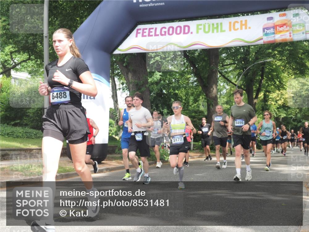 29.06.2025 - hella hamburg halbmarathon KatJ http://msf.ph/oto/8531481 29.06.2025 11:08:29 Zwischen KM18-KM19 1110, 1362, 1973, 3813, 4728, 5177, 5181, 6488, 6874 meine-sportfotos.de