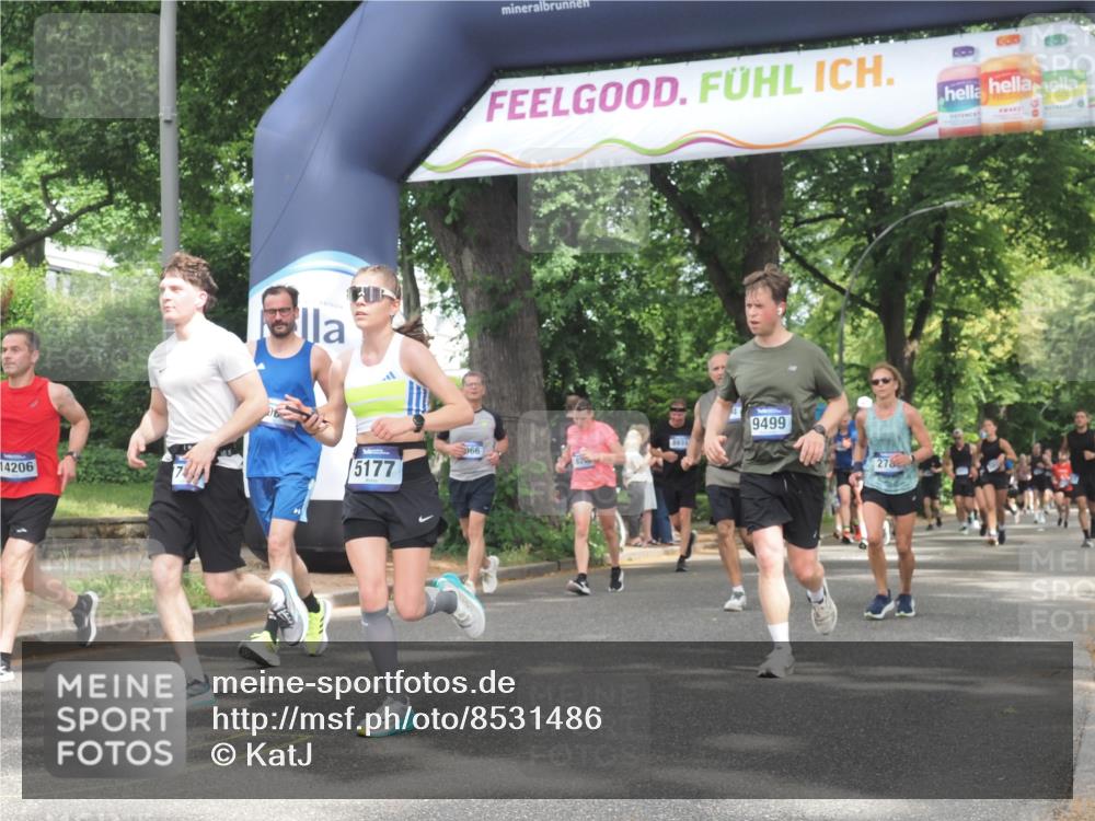 29.06.2025 - hella hamburg halbmarathon KatJ http://msf.ph/oto/8531486 29.06.2025 11:08:30 Zwischen KM18-KM19 1110, 1362, 1973, 2781, 3813, 4728, 5177, 5181, 6488, 6874 meine-sportfotos.de
