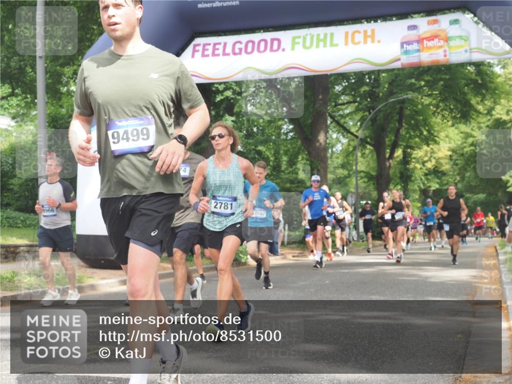 29.06.2025 - hella hamburg halbmarathon KatJ http://msf.ph/oto/8531500 29.06.2025 11:08:32 Zwischen KM18-KM19 1110, 1362, 1973, 2781, 4728, 5177, 5181, 6488, 6874 meine-sportfotos.de