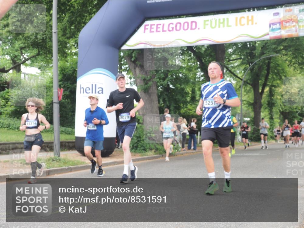 29.06.2025 - hella hamburg halbmarathon KatJ http://msf.ph/oto/8531591 29.06.2025 11:08:49 Zwischen KM18-KM19 1158, 1755, 1939, 2956, 5251, 6030, 7370, 8025, 8079 meine-sportfotos.de