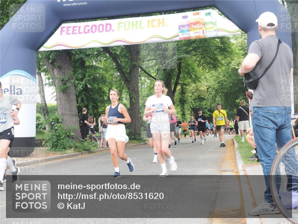 29.06.2025 - hella hamburg halbmarathon KatJ http://msf.ph/oto/8531620 29.06.2025 11:08:57 Zwischen KM18-KM19 1158, 1349 meine-sportfotos.de