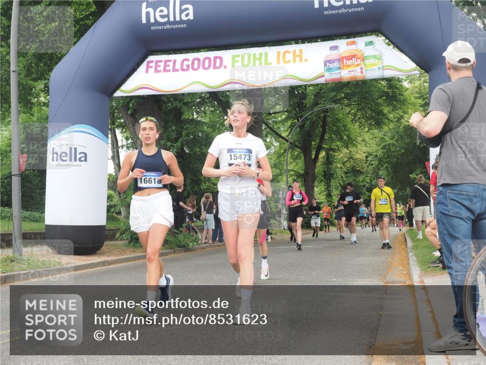 29.06.2025 - hella hamburg halbmarathon KatJ http://msf.ph/oto/8531623 29.06.2025 11:08:58 Zwischen KM18-KM19 1349 meine-sportfotos.de