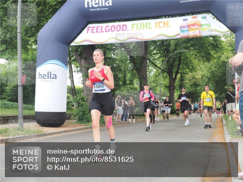 29.06.2025 - hella hamburg halbmarathon KatJ http://msf.ph/oto/8531625 29.06.2025 11:08:59 Zwischen KM18-KM19 1349 meine-sportfotos.de