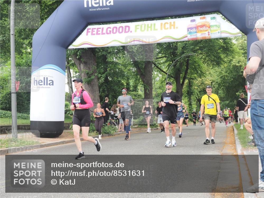 29.06.2025 - hella hamburg halbmarathon KatJ http://msf.ph/oto/8531631 29.06.2025 11:09:01 Zwischen KM18-KM19 1349, 1668 meine-sportfotos.de