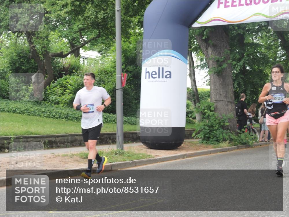29.06.2025 - hella hamburg halbmarathon KatJ http://msf.ph/oto/8531657 29.06.2025 11:09:10 Zwischen KM18-KM19 2140, 2478, 3363, 6826 meine-sportfotos.de