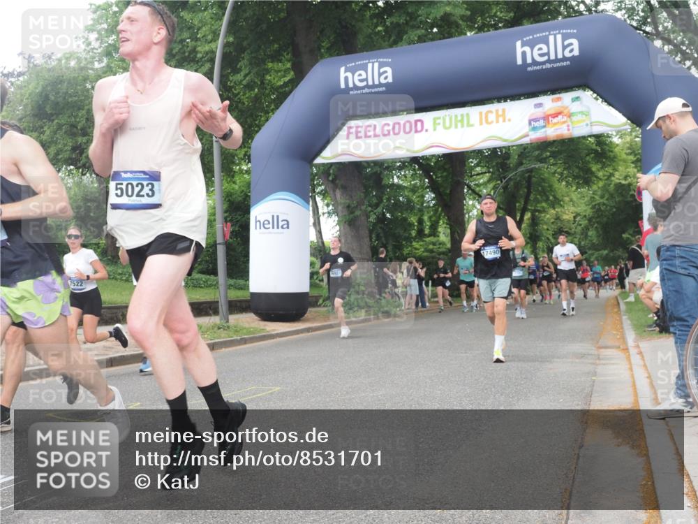 29.06.2025 - hella hamburg halbmarathon KatJ http://msf.ph/oto/8531701 29.06.2025 11:09:20 Zwischen KM18-KM19 3122, 5023, 5395, 6872, 6881, 7522, 8511 meine-sportfotos.de