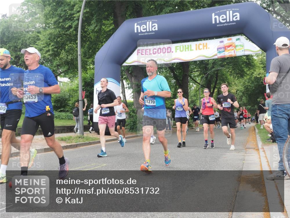 29.06.2025 - hella hamburg halbmarathon KatJ http://msf.ph/oto/8531732 29.06.2025 11:09:30 Zwischen KM18-KM19 1072, 1401, 3837, 4575 meine-sportfotos.de