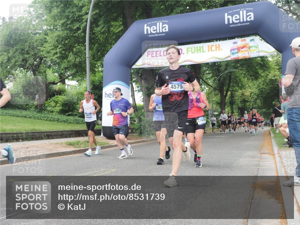 29.06.2025 - hella hamburg halbmarathon KatJ http://msf.ph/oto/8531739 29.06.2025 11:09:31 Zwischen KM18-KM19 1072, 1401, 3837, 4575, 6303 meine-sportfotos.de