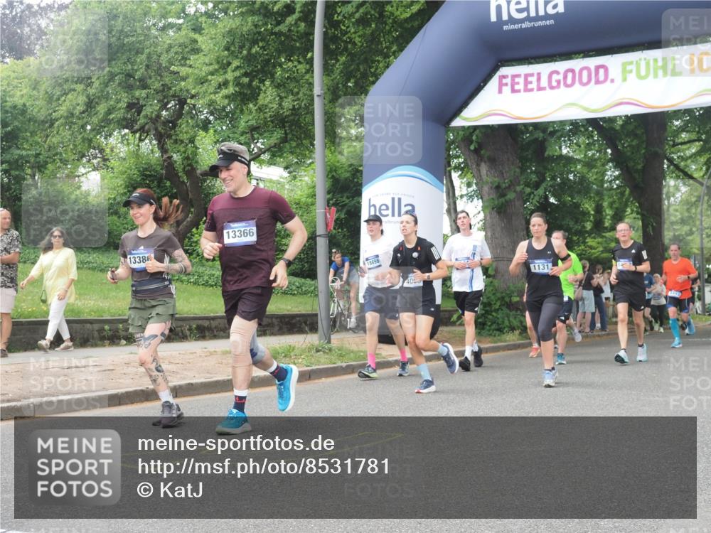 29.06.2025 - hella hamburg halbmarathon KatJ http://msf.ph/oto/8531781 29.06.2025 11:09:41 Zwischen KM18-KM19 1131, 4697, 6214, 6287, 6784, 6785, 8144, 8387 meine-sportfotos.de