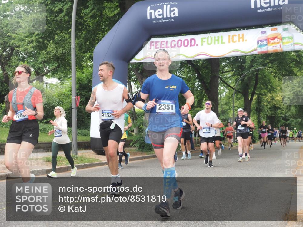 29.06.2025 - hella hamburg halbmarathon KatJ http://msf.ph/oto/8531819 29.06.2025 11:09:48 Zwischen KM18-KM19 1963, 2351, 2529, 3458, 5035, 5079, 5493, 6214, 8144, 8537 meine-sportfotos.de