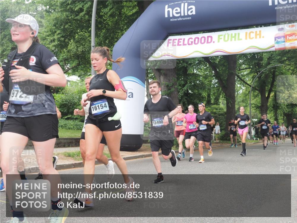 29.06.2025 - hella hamburg halbmarathon KatJ http://msf.ph/oto/8531839 29.06.2025 11:09:52 Zwischen KM18-KM19 1963, 2125, 2351, 2529, 3458, 5035, 5412, 7672, 8181, 8537 meine-sportfotos.de