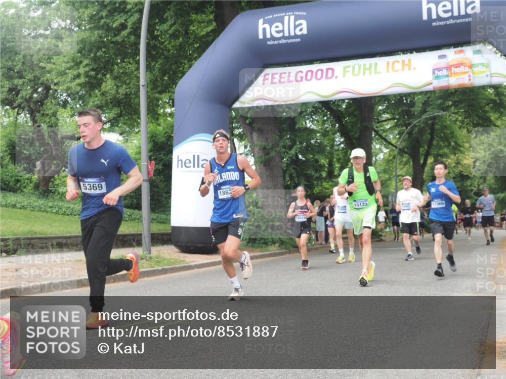 29.06.2025 - hella hamburg halbmarathon KatJ http://msf.ph/oto/8531887 29.06.2025 11:10:02 Zwischen KM18-KM19 1419, 5369, 8327 meine-sportfotos.de