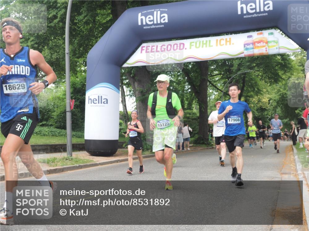 29.06.2025 - hella hamburg halbmarathon KatJ http://msf.ph/oto/8531892 29.06.2025 11:10:03 Zwischen KM18-KM19 5369, 8327 meine-sportfotos.de
