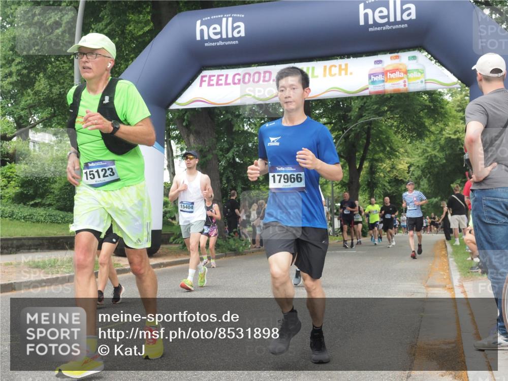 29.06.2025 - hella hamburg halbmarathon KatJ http://msf.ph/oto/8531898 29.06.2025 11:10:04 Zwischen KM18-KM19 5369, 8327 meine-sportfotos.de