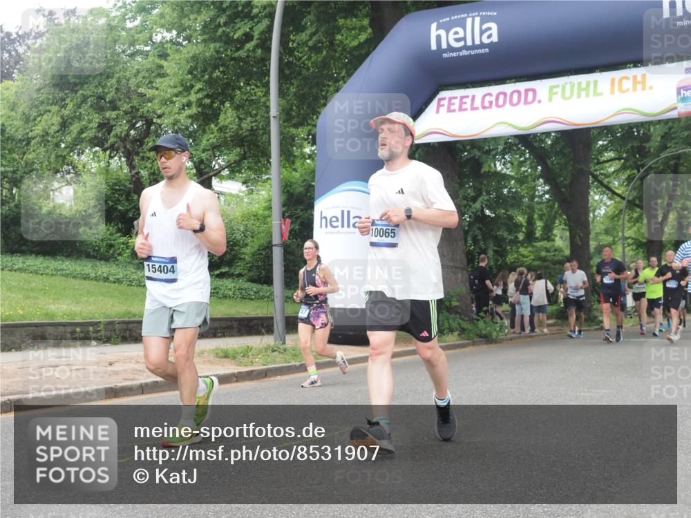 29.06.2025 - hella hamburg halbmarathon KatJ http://msf.ph/oto/8531907 29.06.2025 11:10:06 Zwischen KM18-KM19 1747, 5369 meine-sportfotos.de