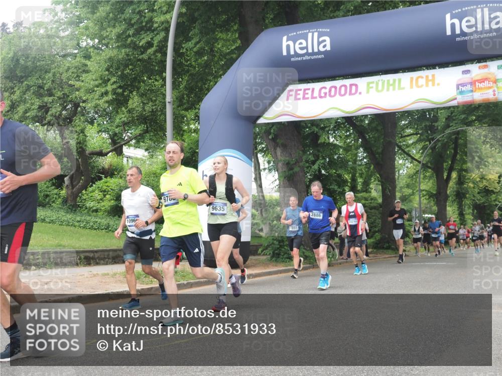 29.06.2025 - hella hamburg halbmarathon KatJ http://msf.ph/oto/8531933 29.06.2025 11:10:11 Zwischen KM18-KM19 1747, 2886, 7808, 7891 meine-sportfotos.de