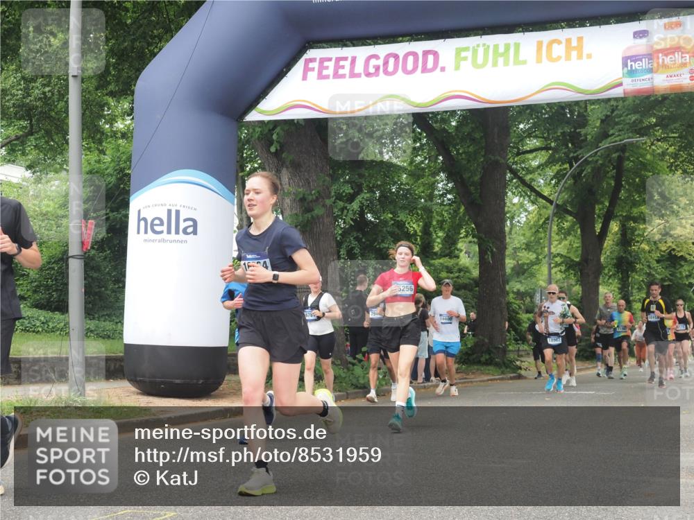 29.06.2025 - hella hamburg halbmarathon KatJ http://msf.ph/oto/8531959 29.06.2025 11:10:17 Zwischen KM18-KM19 2886, 7891 meine-sportfotos.de