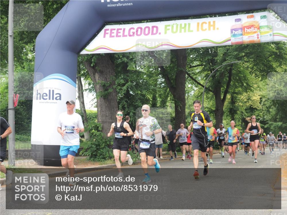 29.06.2025 - hella hamburg halbmarathon KatJ http://msf.ph/oto/8531979 29.06.2025 11:10:20 Zwischen KM18-KM19 7945 meine-sportfotos.de