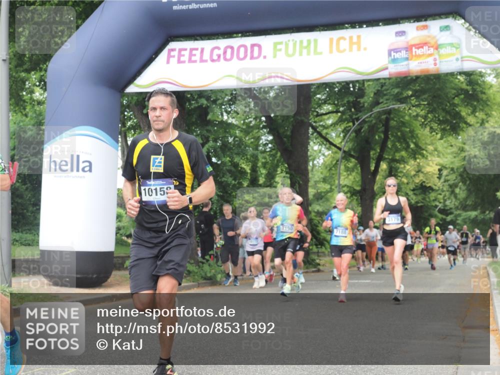 29.06.2025 - hella hamburg halbmarathon KatJ http://msf.ph/oto/8531992 29.06.2025 11:10:22 Zwischen KM18-KM19 7188, 7190, 7945 meine-sportfotos.de