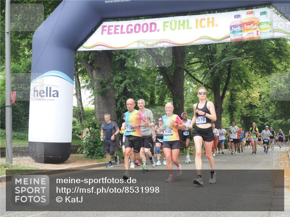 29.06.2025 - hella hamburg halbmarathon KatJ http://msf.ph/oto/8531998 29.06.2025 11:10:23 Zwischen KM18-KM19 3179, 7188, 7190, 7945 meine-sportfotos.de