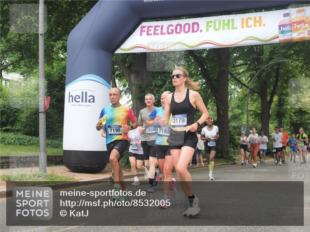 29.06.2025 - hella hamburg halbmarathon KatJ http://msf.ph/oto/8532005 29.06.2025 11:10:24 Zwischen KM18-KM19 1458, 3179, 7188, 7190, 7945 meine-sportfotos.de