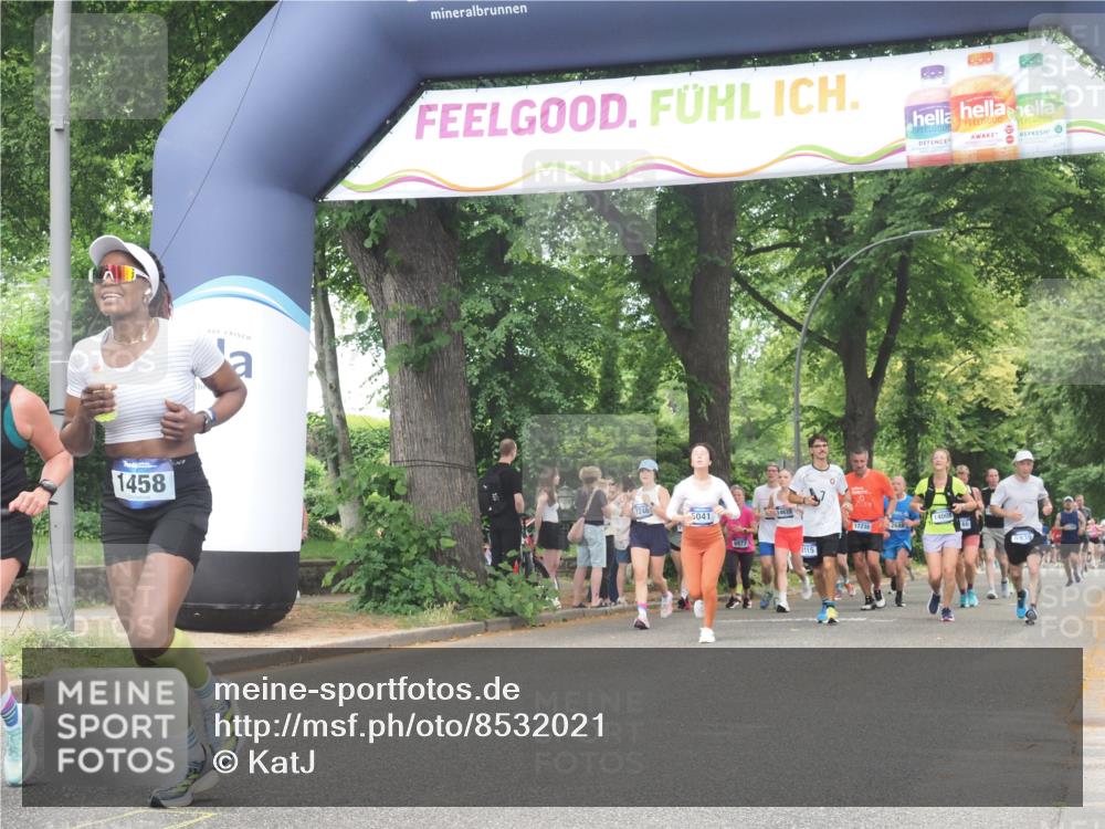 29.06.2025 - hella hamburg halbmarathon KatJ http://msf.ph/oto/8532021 29.06.2025 11:10:27 Zwischen KM18-KM19 1458, 3179, 7188, 7190, 7945 meine-sportfotos.de