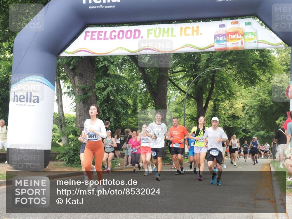 29.06.2025 - hella hamburg halbmarathon KatJ http://msf.ph/oto/8532024 29.06.2025 11:10:29 Zwischen KM18-KM19 1458, 3179, 5939, 7188, 7190, 7248, 8115 meine-sportfotos.de