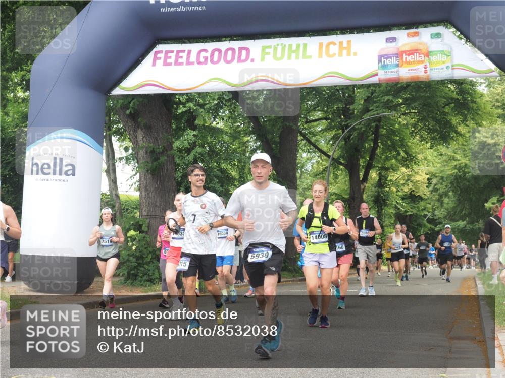 29.06.2025 - hella hamburg halbmarathon KatJ http://msf.ph/oto/8532038 29.06.2025 11:10:31 Zwischen KM18-KM19 1458, 2688, 3179, 4166, 5041, 5939, 6977, 7248, 7519, 8115 meine-sportfotos.de