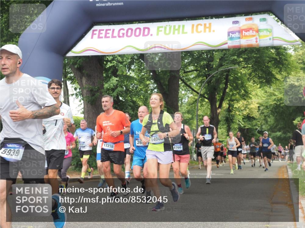 29.06.2025 - hella hamburg halbmarathon KatJ http://msf.ph/oto/8532045 29.06.2025 11:10:32 Zwischen KM18-KM19 1458, 2688, 4166, 5041, 5429, 5939, 6977, 7248, 7519, 8115 meine-sportfotos.de
