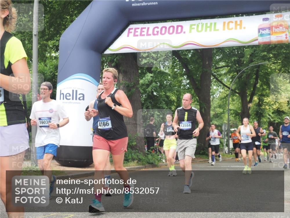29.06.2025 - hella hamburg halbmarathon KatJ http://msf.ph/oto/8532057 29.06.2025 11:10:34 Zwischen KM18-KM19 2688, 3529, 4166, 5041, 5429, 5939, 6977, 7248, 7519, 8115 meine-sportfotos.de