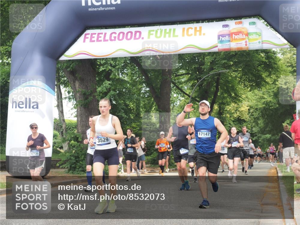 29.06.2025 - hella hamburg halbmarathon KatJ http://msf.ph/oto/8532073 29.06.2025 11:10:37 Zwischen KM18-KM19 1269, 2306, 2688, 3529, 4166, 5041, 5429, 5939, 6977, 7248, 7519, 8115 meine-sportfotos.de