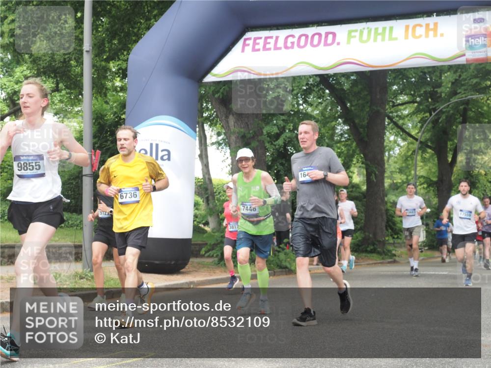 29.06.2025 - hella hamburg halbmarathon KatJ http://msf.ph/oto/8532109 29.06.2025 11:10:43 Zwischen KM18-KM19 1269, 2306, 3678, 3817, 6736, 7446, 7447 meine-sportfotos.de