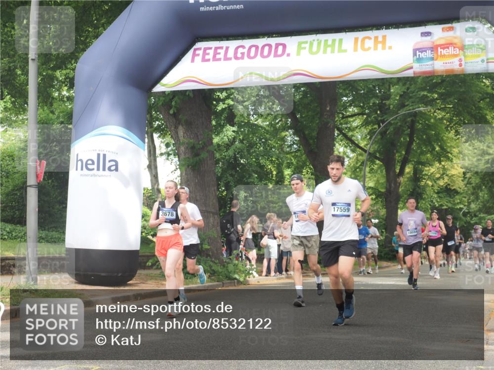 29.06.2025 - hella hamburg halbmarathon KatJ http://msf.ph/oto/8532122 29.06.2025 11:10:45 Zwischen KM18-KM19 1269, 2306, 3678, 3817, 6102, 6736, 7446, 7447 meine-sportfotos.de
