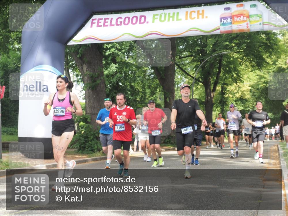 29.06.2025 - hella hamburg halbmarathon KatJ http://msf.ph/oto/8532156 29.06.2025 11:10:51 Zwischen KM18-KM19 2271, 3678, 6102, 6736, 6899 meine-sportfotos.de