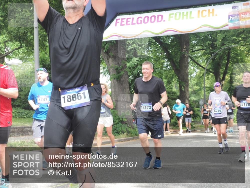 29.06.2025 - hella hamburg halbmarathon KatJ http://msf.ph/oto/8532167 29.06.2025 11:10:53 Zwischen KM18-KM19 2271, 3247, 5178, 6102, 6249, 6899, 8433 meine-sportfotos.de