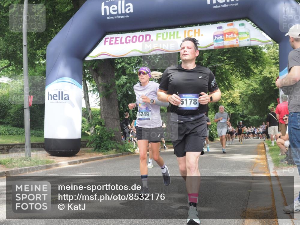 29.06.2025 - hella hamburg halbmarathon KatJ http://msf.ph/oto/8532176 29.06.2025 11:10:55 Zwischen KM18-KM19 2271, 3247, 5178, 6249, 6899, 8433 meine-sportfotos.de