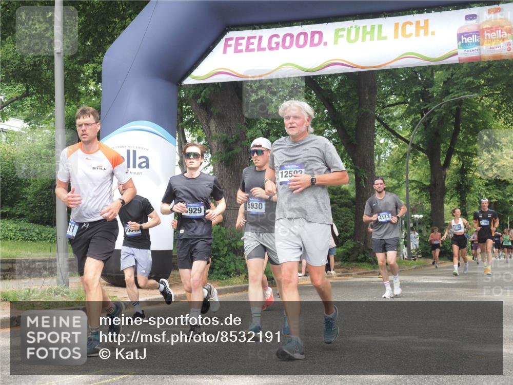 29.06.2025 - hella hamburg halbmarathon KatJ http://msf.ph/oto/8532191 29.06.2025 11:10:59 Zwischen KM18-KM19 1011, 2271, 3247, 4113, 4131, 5178, 5929, 5930, 6249, 6899, 8433 meine-sportfotos.de