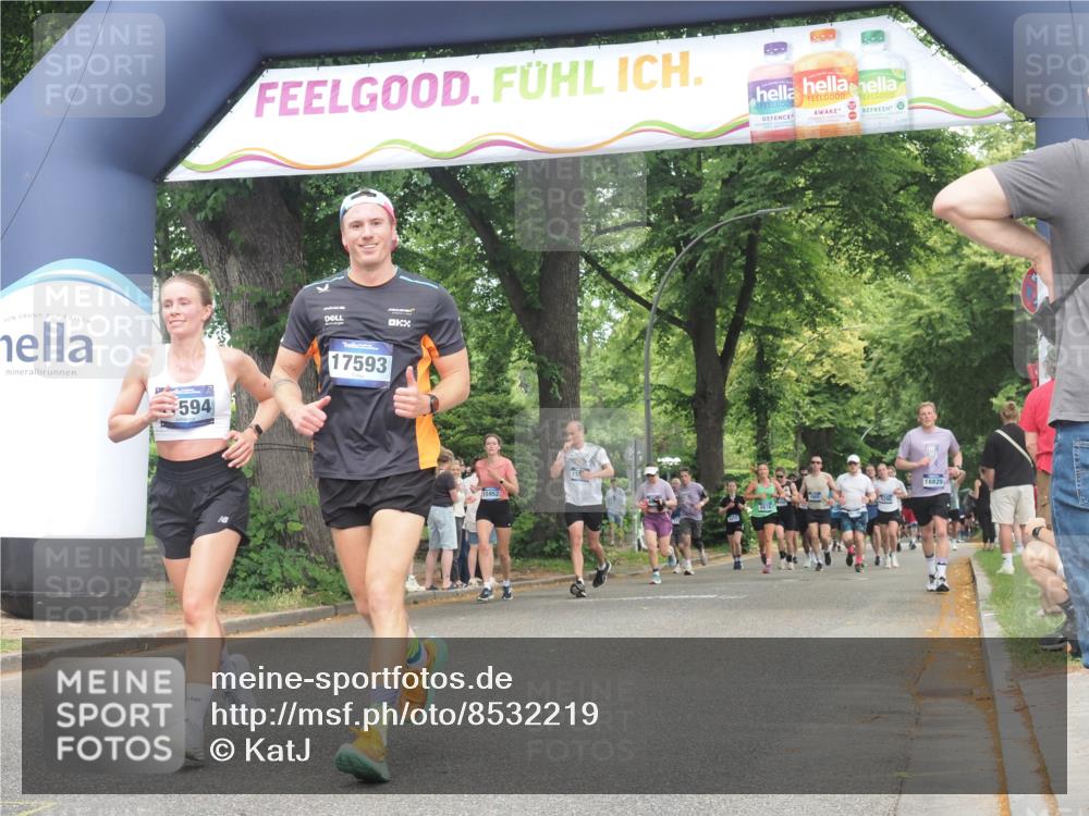 29.06.2025 - hella hamburg halbmarathon KatJ http://msf.ph/oto/8532219 29.06.2025 11:11:05 Zwischen KM18-KM19 1011, 4113, 4131, 5930, 7348 meine-sportfotos.de