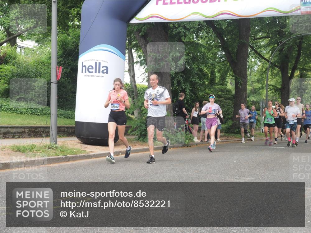 29.06.2025 - hella hamburg halbmarathon KatJ http://msf.ph/oto/8532221 29.06.2025 11:11:08 Zwischen KM18-KM19 7348 meine-sportfotos.de