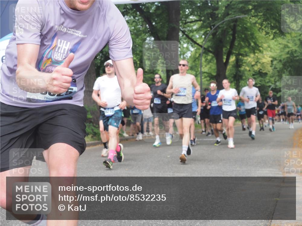 29.06.2025 - hella hamburg halbmarathon KatJ http://msf.ph/oto/8532235 29.06.2025 11:11:12 Zwischen KM18-KM19 1005, 4834, 5290, 6676, 7348, 7978, 8085 meine-sportfotos.de