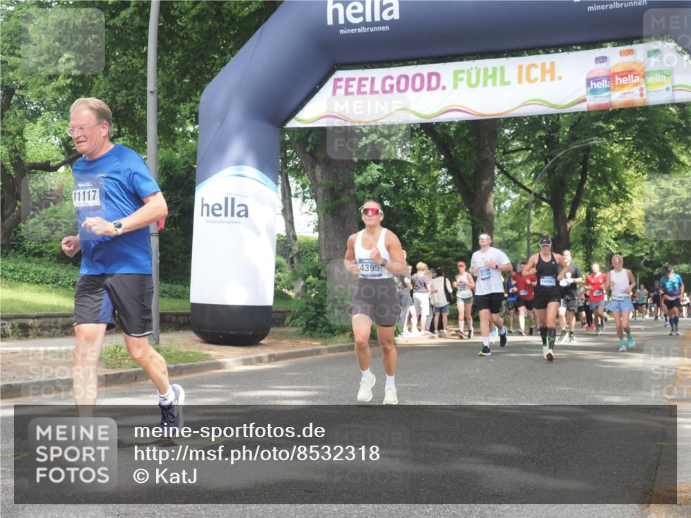 29.06.2025 - hella hamburg halbmarathon KatJ http://msf.ph/oto/8532318 29.06.2025 11:11:31 Zwischen KM18-KM19 4395, 6546, 8146 meine-sportfotos.de